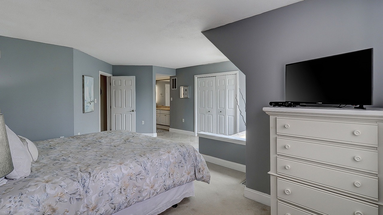 Photo of Bedroom in Shelter Cove