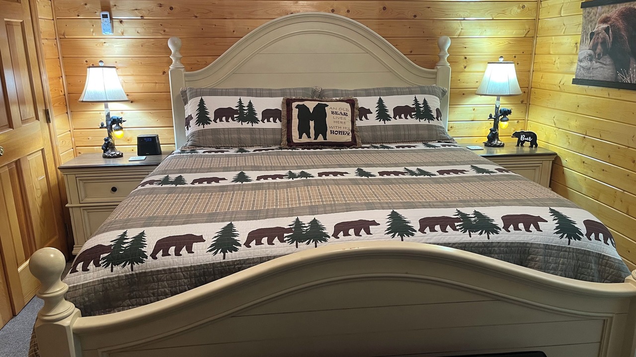 Photo of Bedroom in Piney Creek