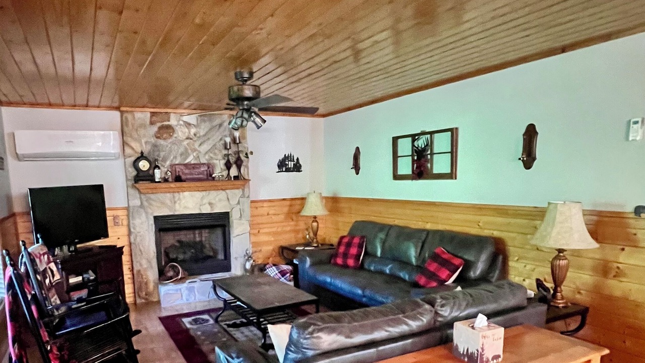 Photo of Livingroom in Piney Creek