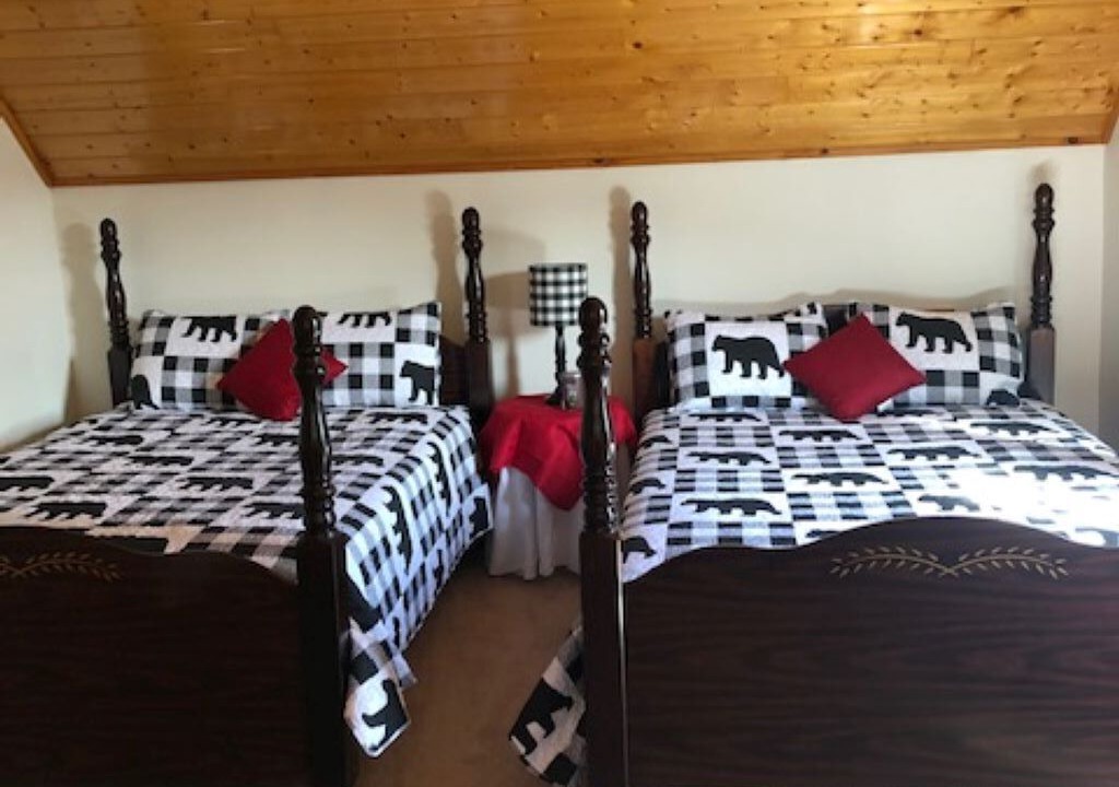 Photo of Bedroom in Piney Creek
