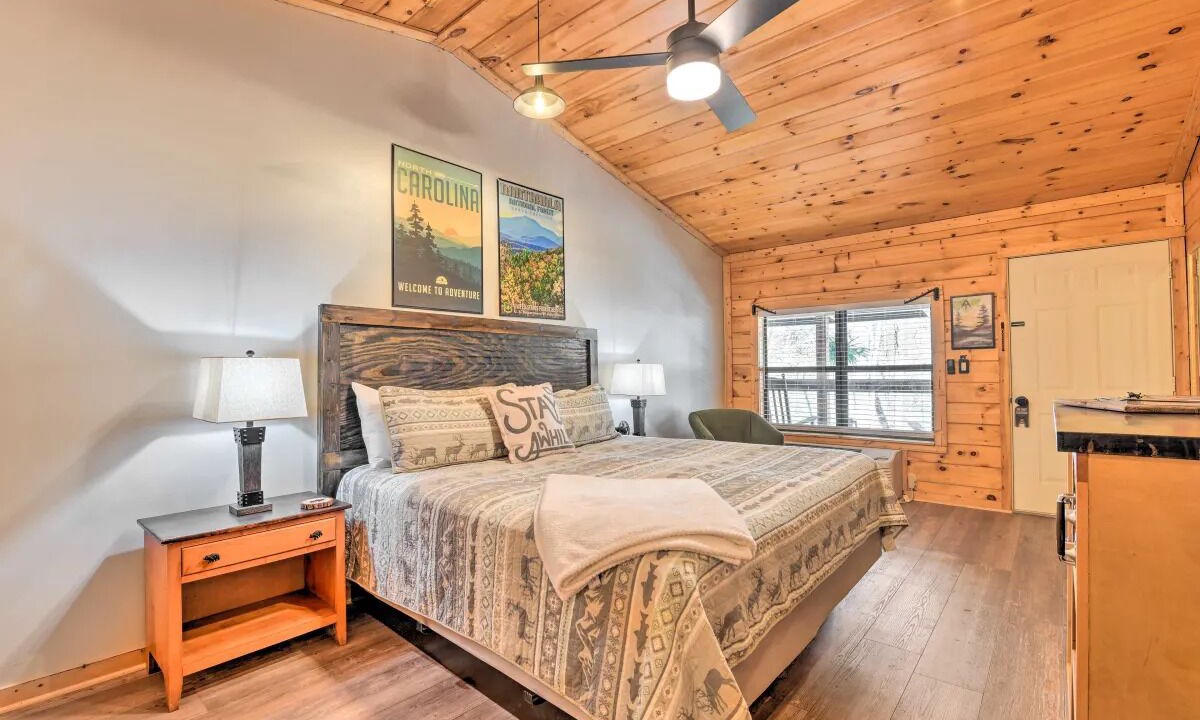 Photo of Bedroom in Bryson City