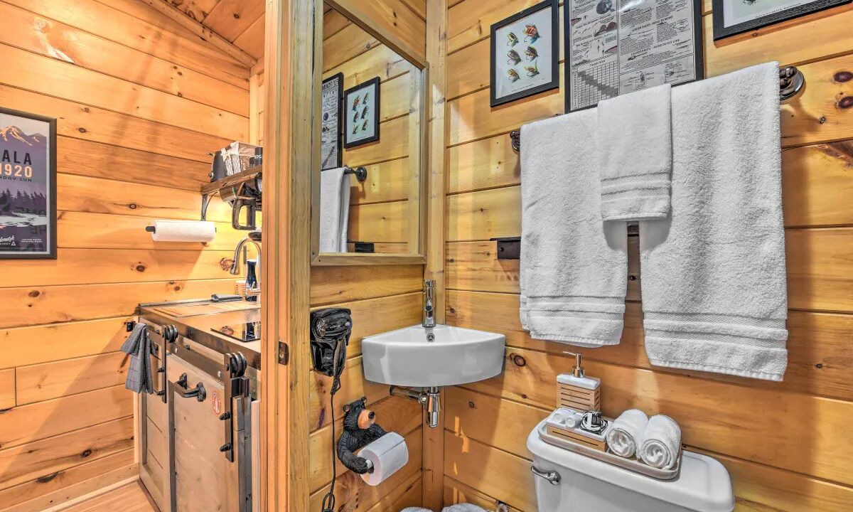 Photo of Bathroom in Bryson City