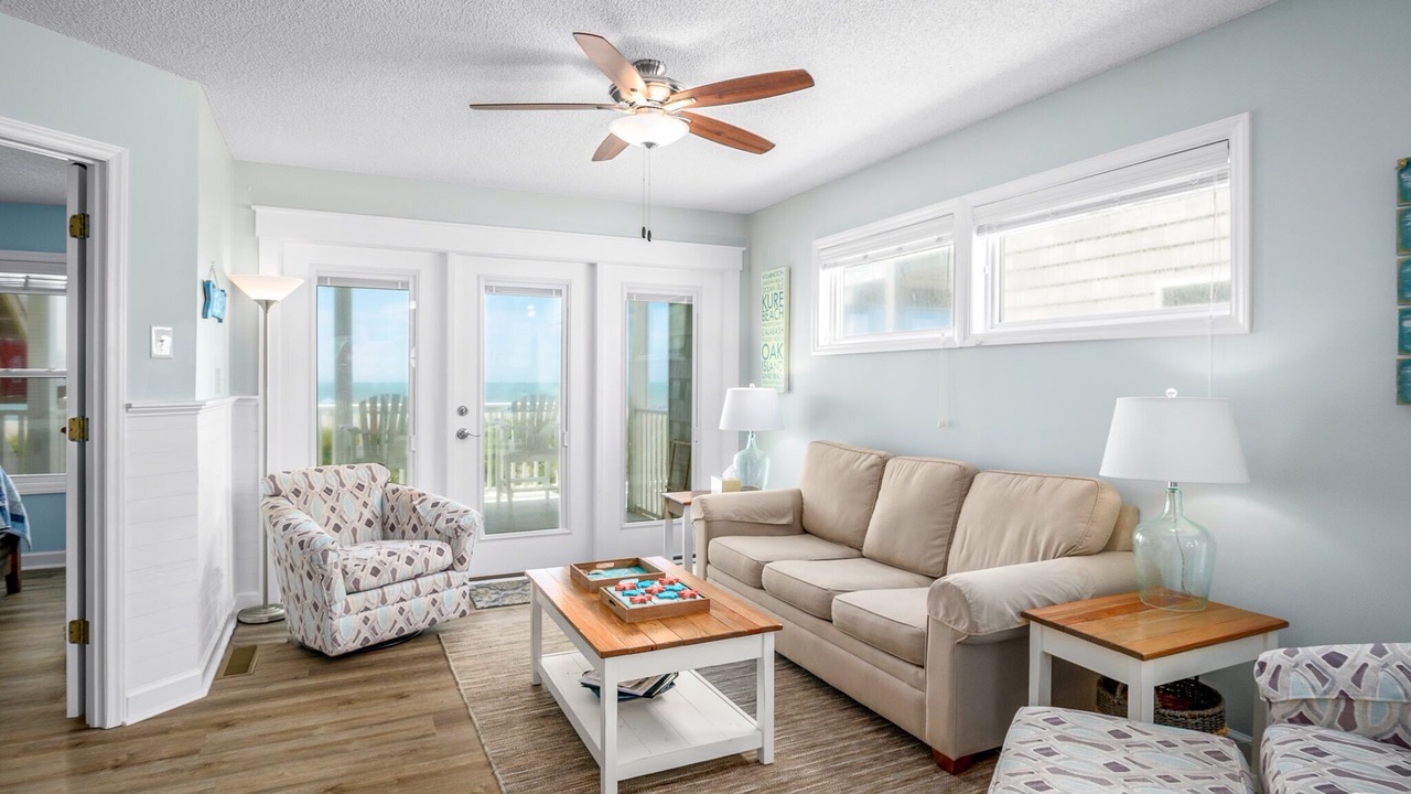 Photo of Livingroom in Holden Beach