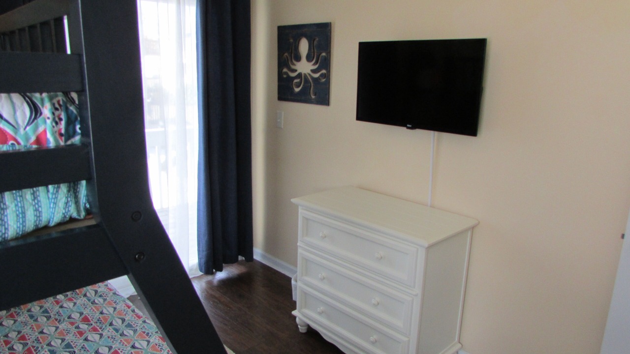Photo of Bedroom in McCutcheon Field