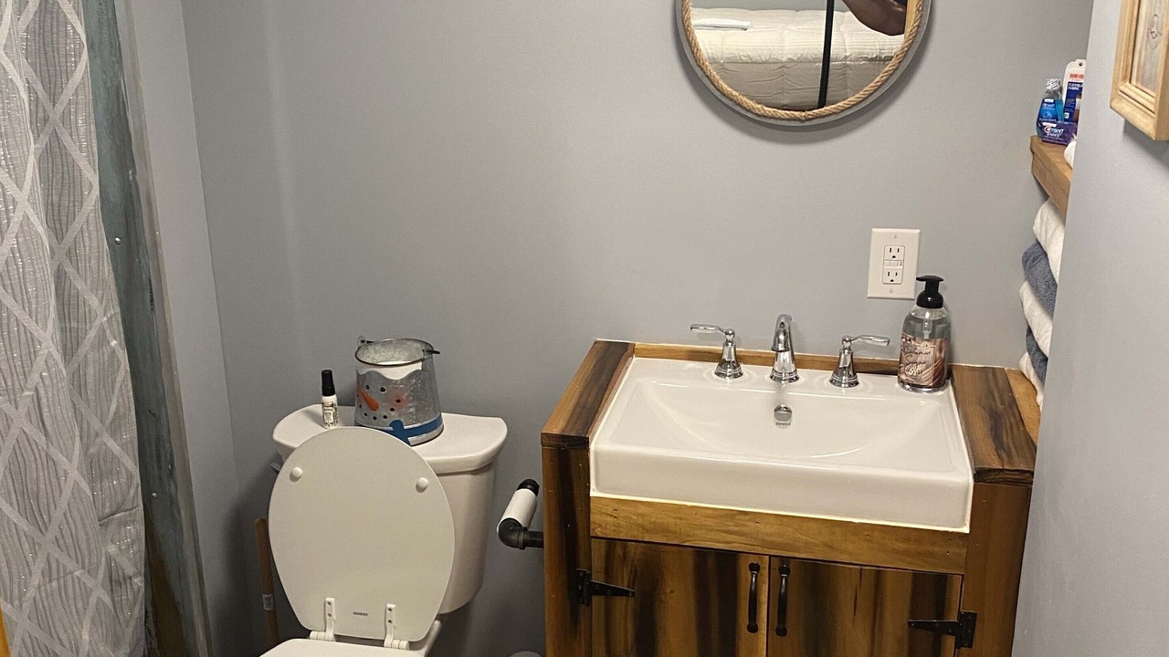 Photo of Bathroom in Barnardsville