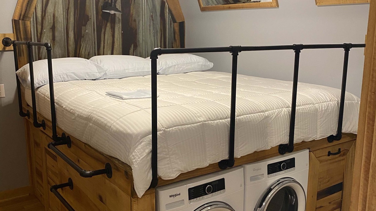 Photo of Bedroom in Barnardsville