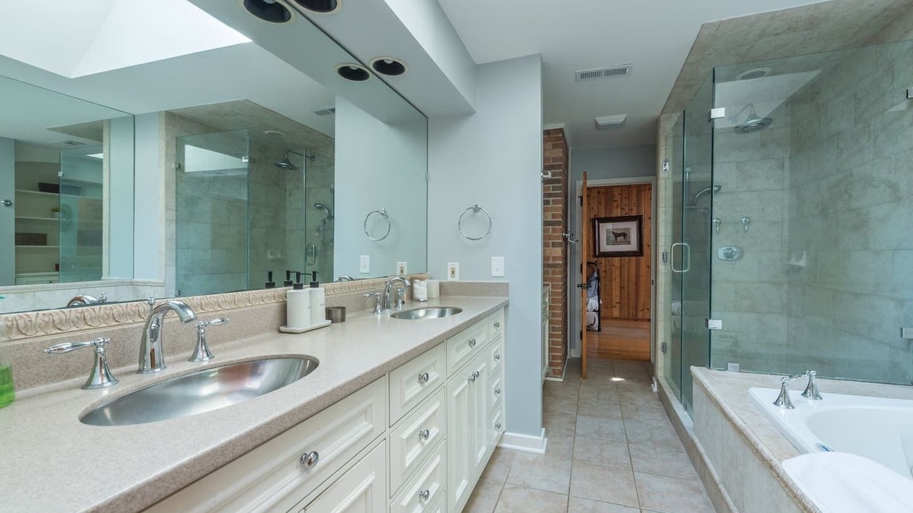 Photo of Bathroom in Lynn