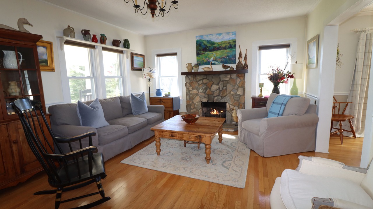 Photo of Livingroom in Alleghany County