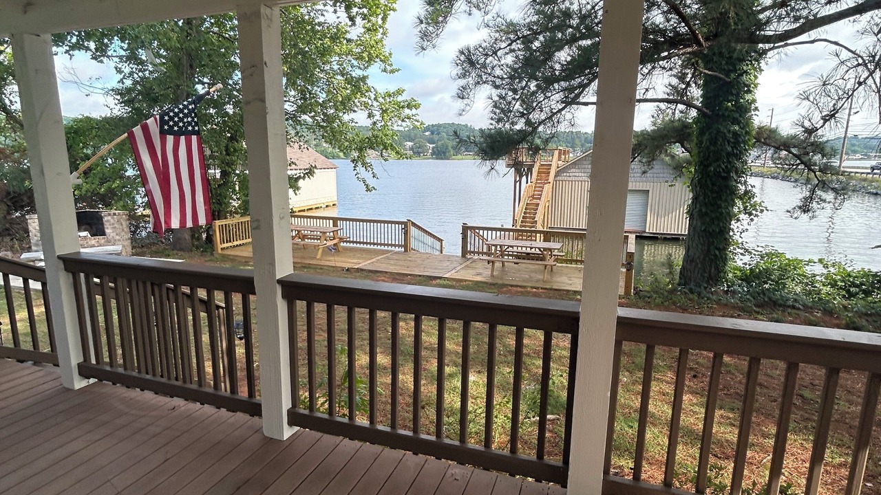 Photo of Patio Balcony in Guntersville