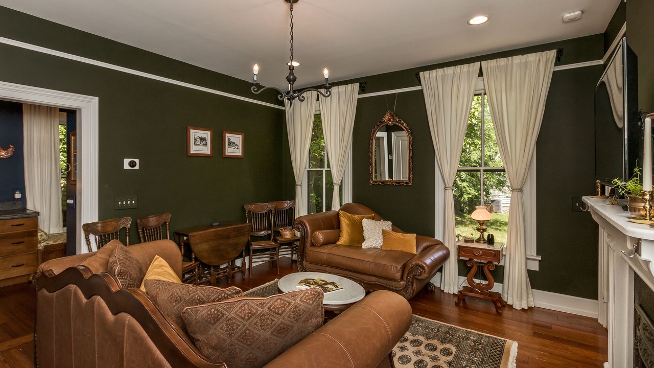 Photo of Bedroom in Historic Montford