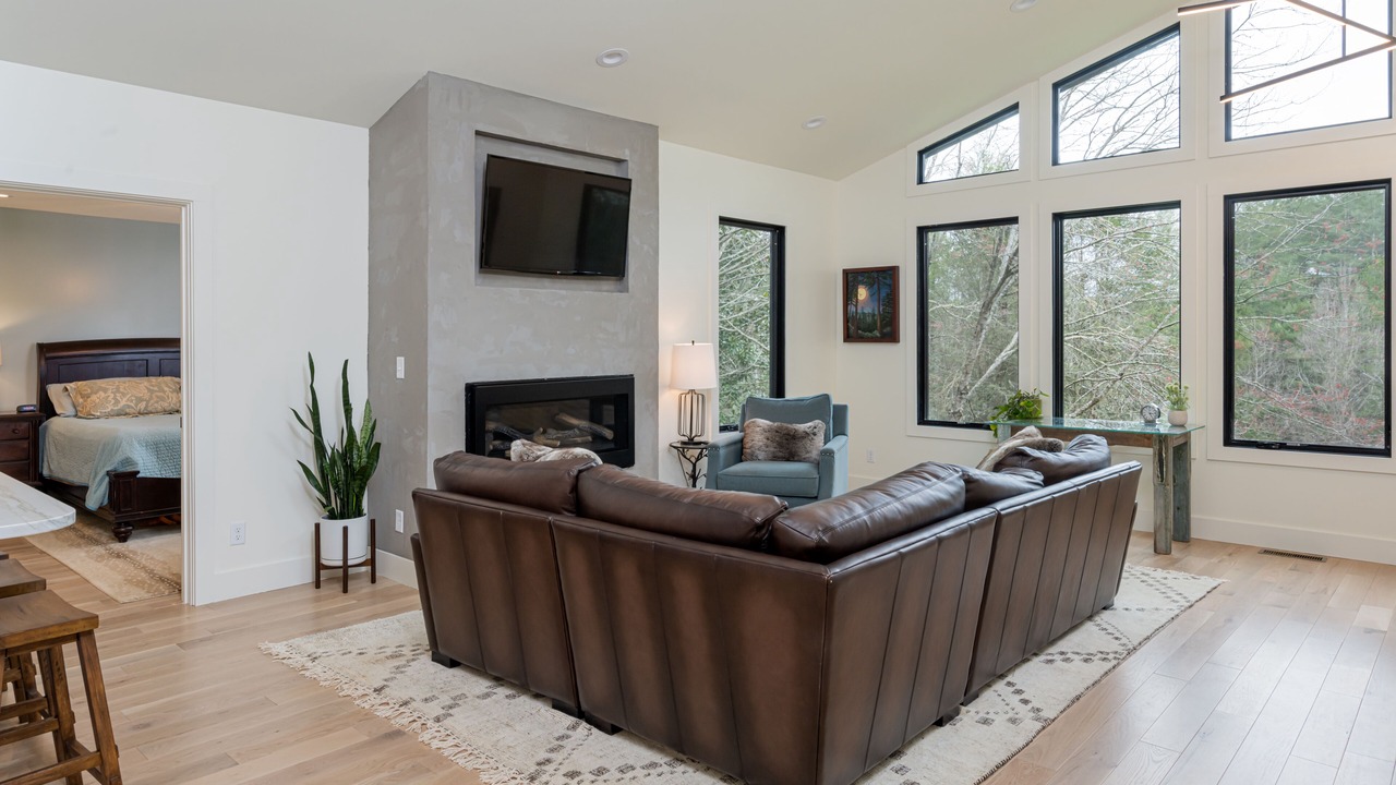 Photo of Livingroom in Mills River