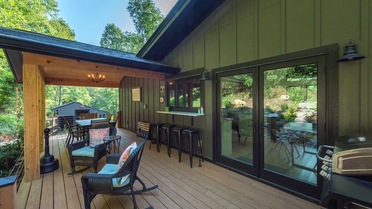 Photo of Outdoor in Mills River