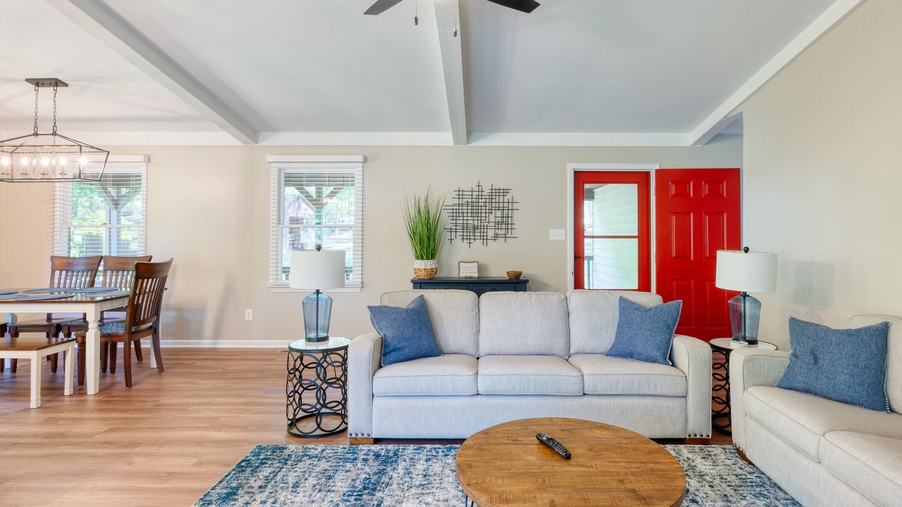 Photo of Livingroom in Lake Norman of Catawba