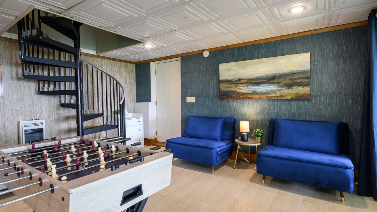 Photo of Livingroom in Mars Hill