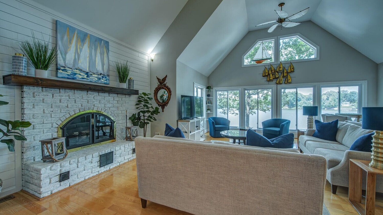 Photo of Livingroom in Belmont