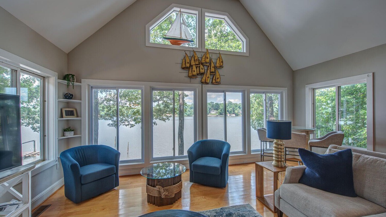 Photo of Livingroom in Belmont