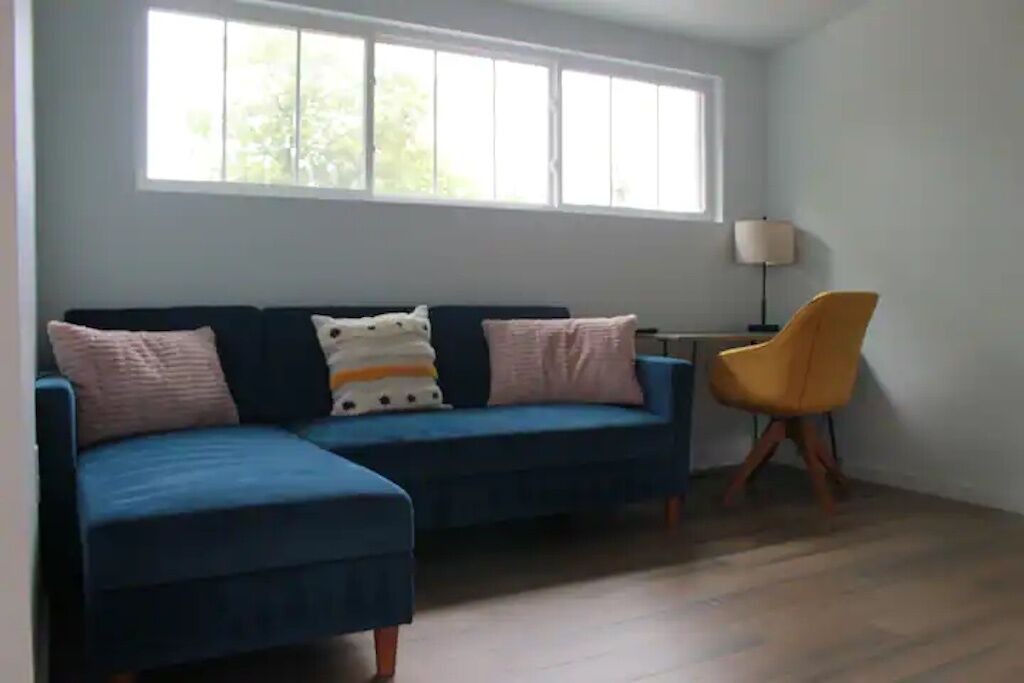 Photo of Livingroom in Belmont - Hillsboro