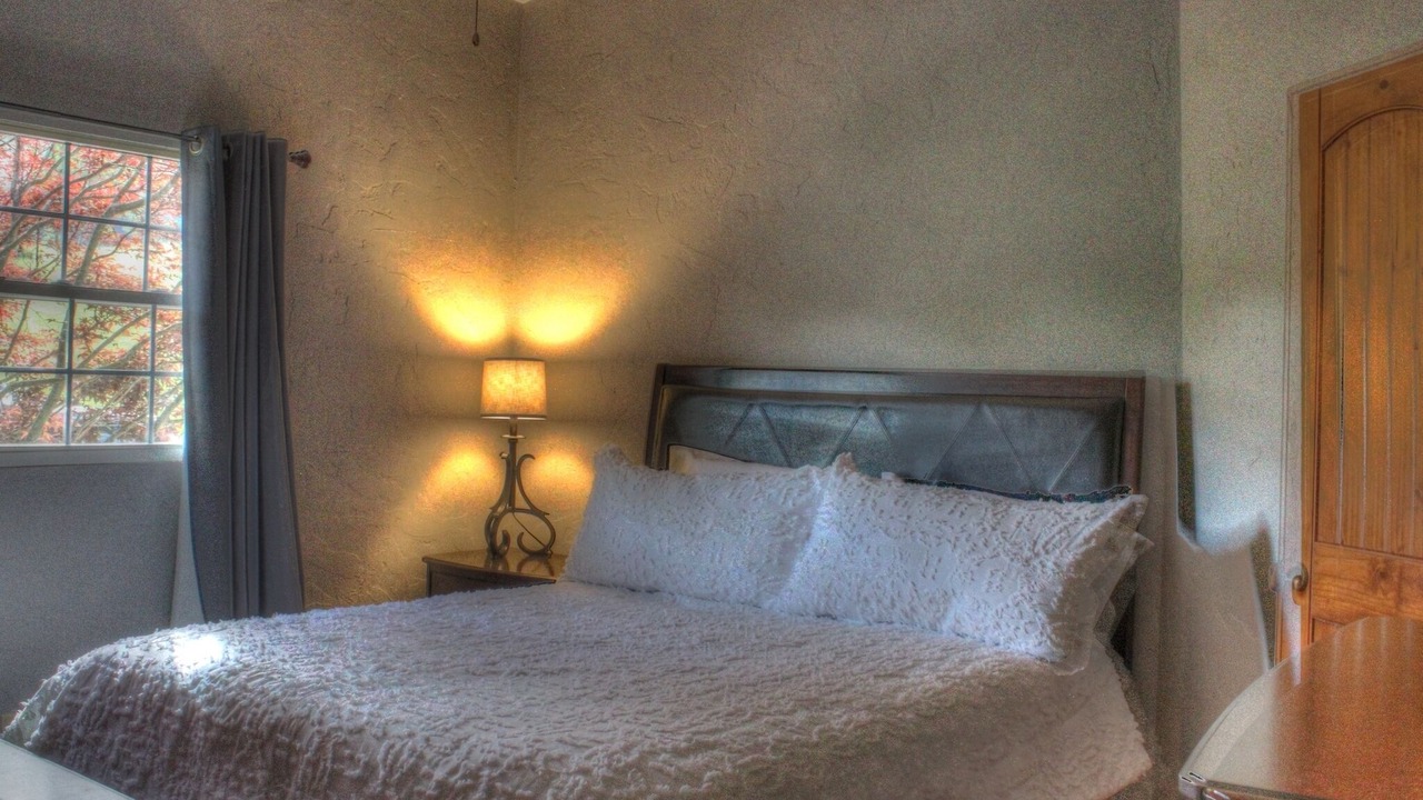 Photo of Bedroom in Weaverville