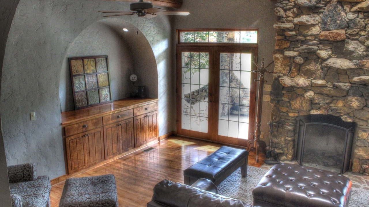 Photo of Livingroom in Weaverville