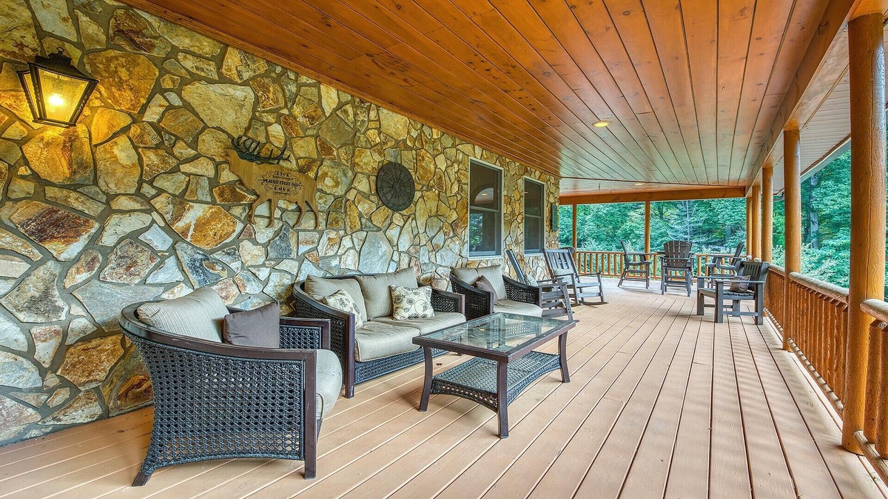 Photo of Patio Balcony in Maggie Valley