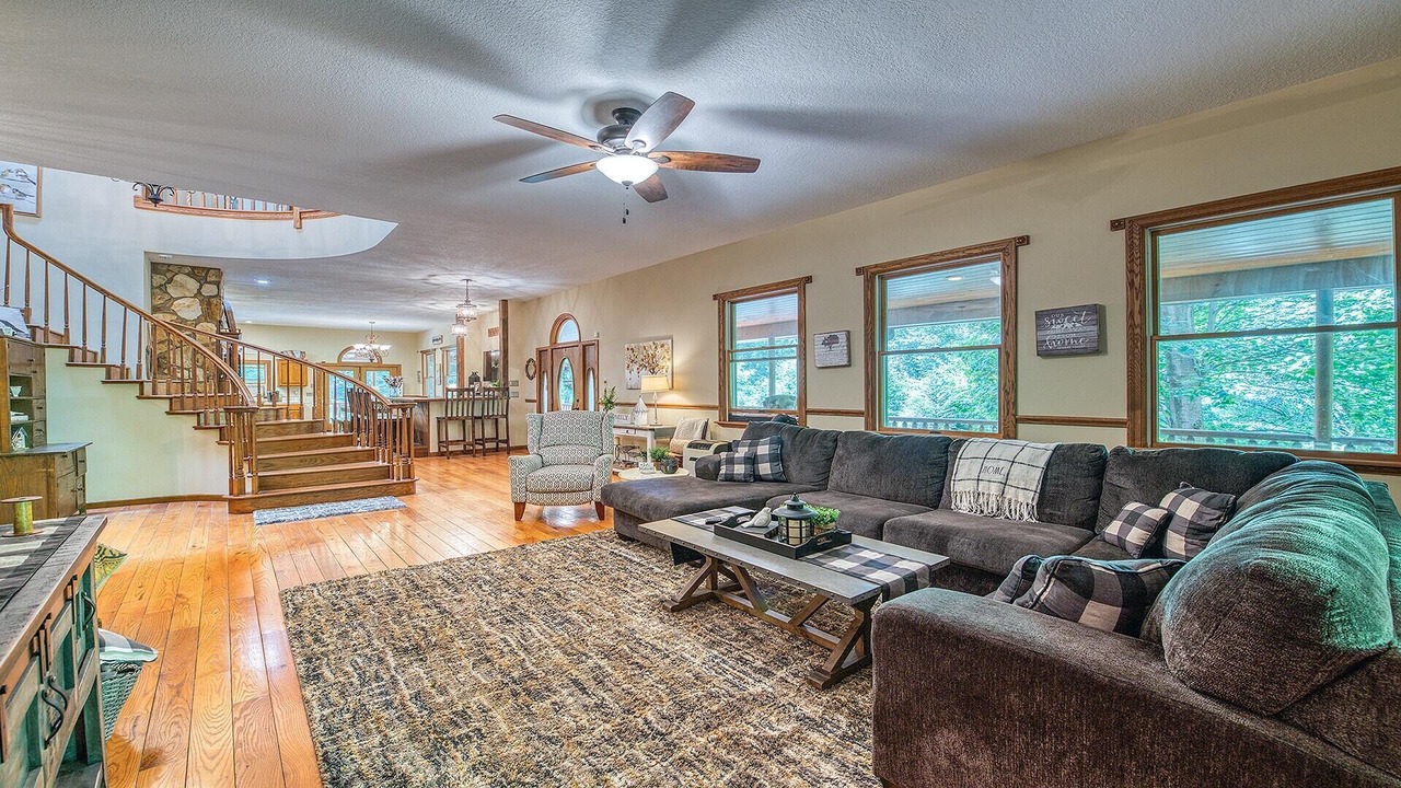 Photo of Livingroom in Maggie Valley