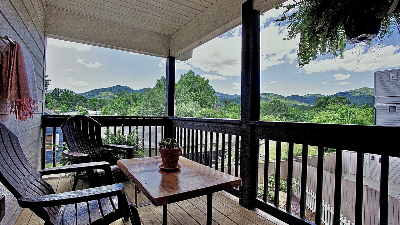 Photo of Patio Balcony in Black Mountain