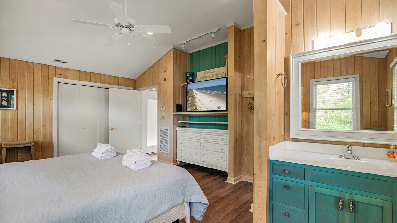 Photo of Bedroom in North Litchfield Beach