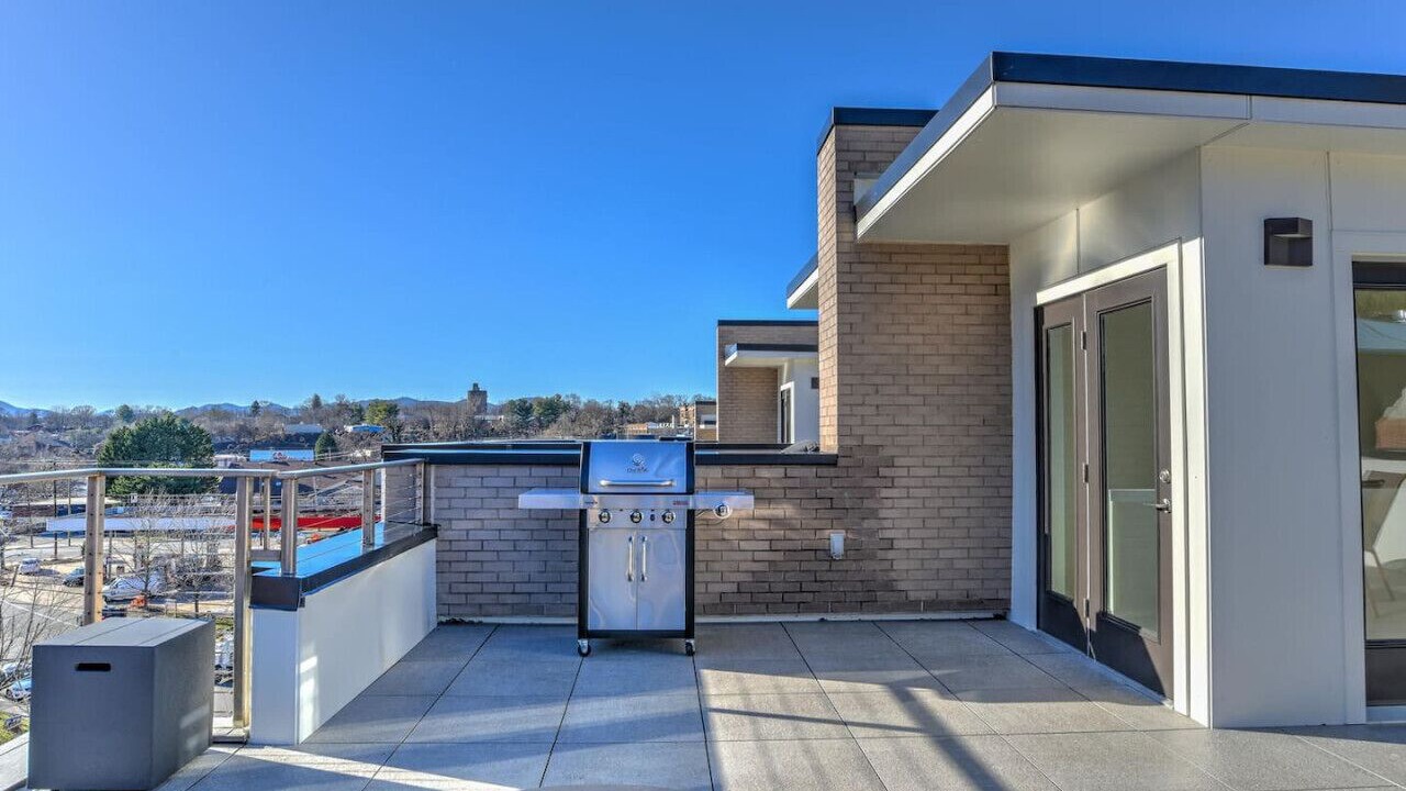 Photo of Patio Balcony in East End - Valley Street