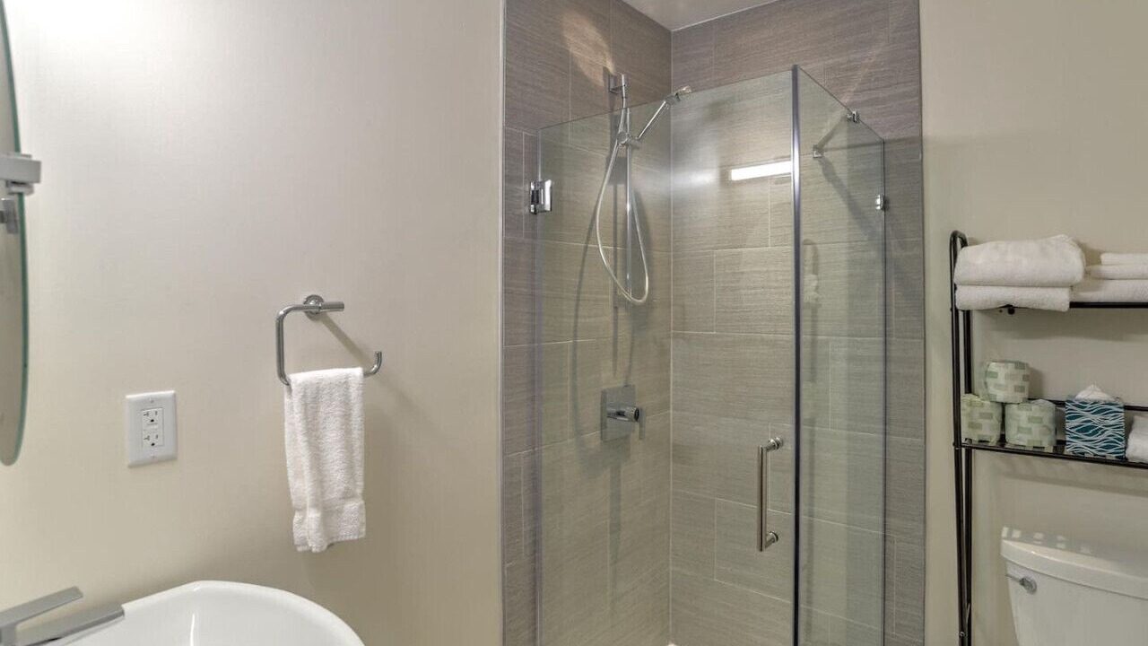 Photo of Bathroom in East End - Valley Street