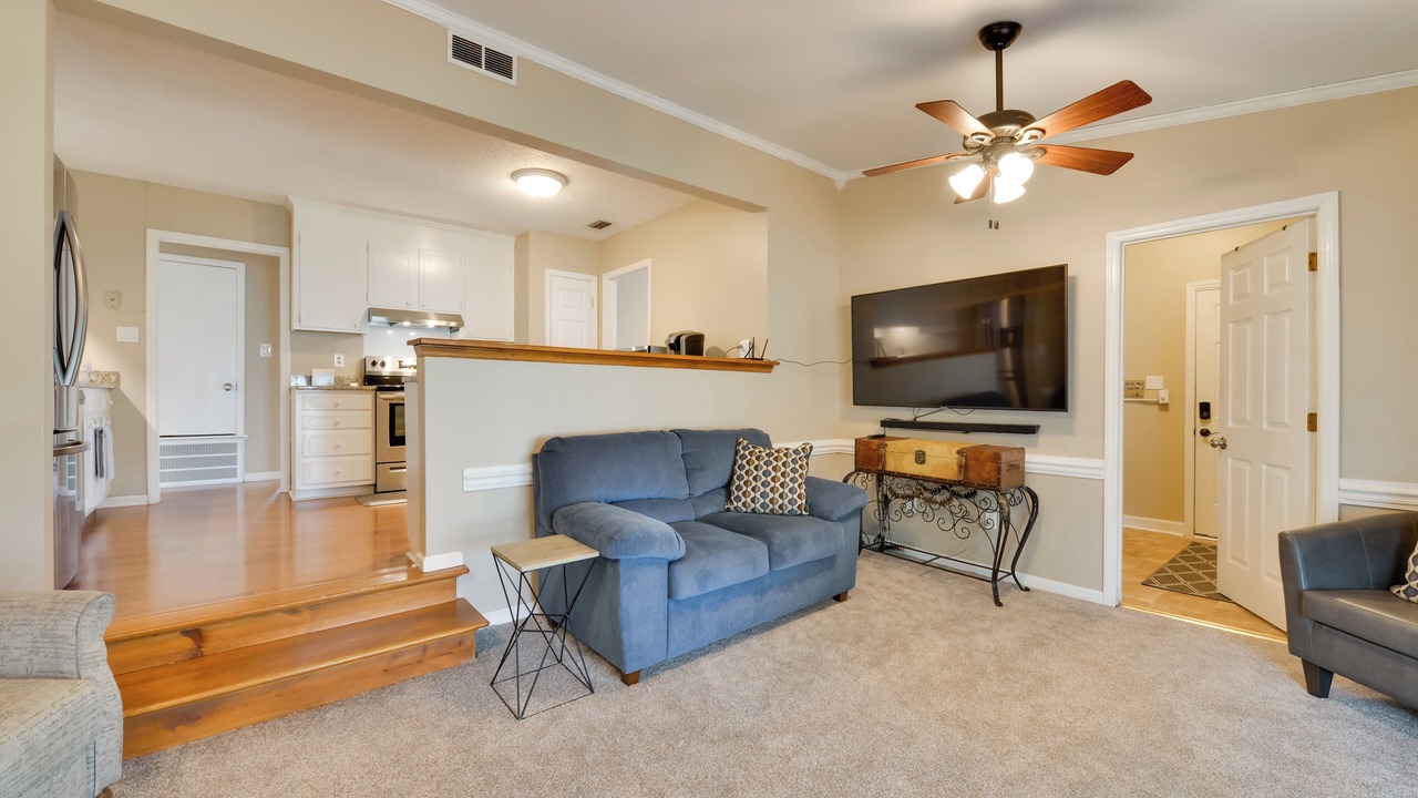 Photo of Livingroom in Matthews