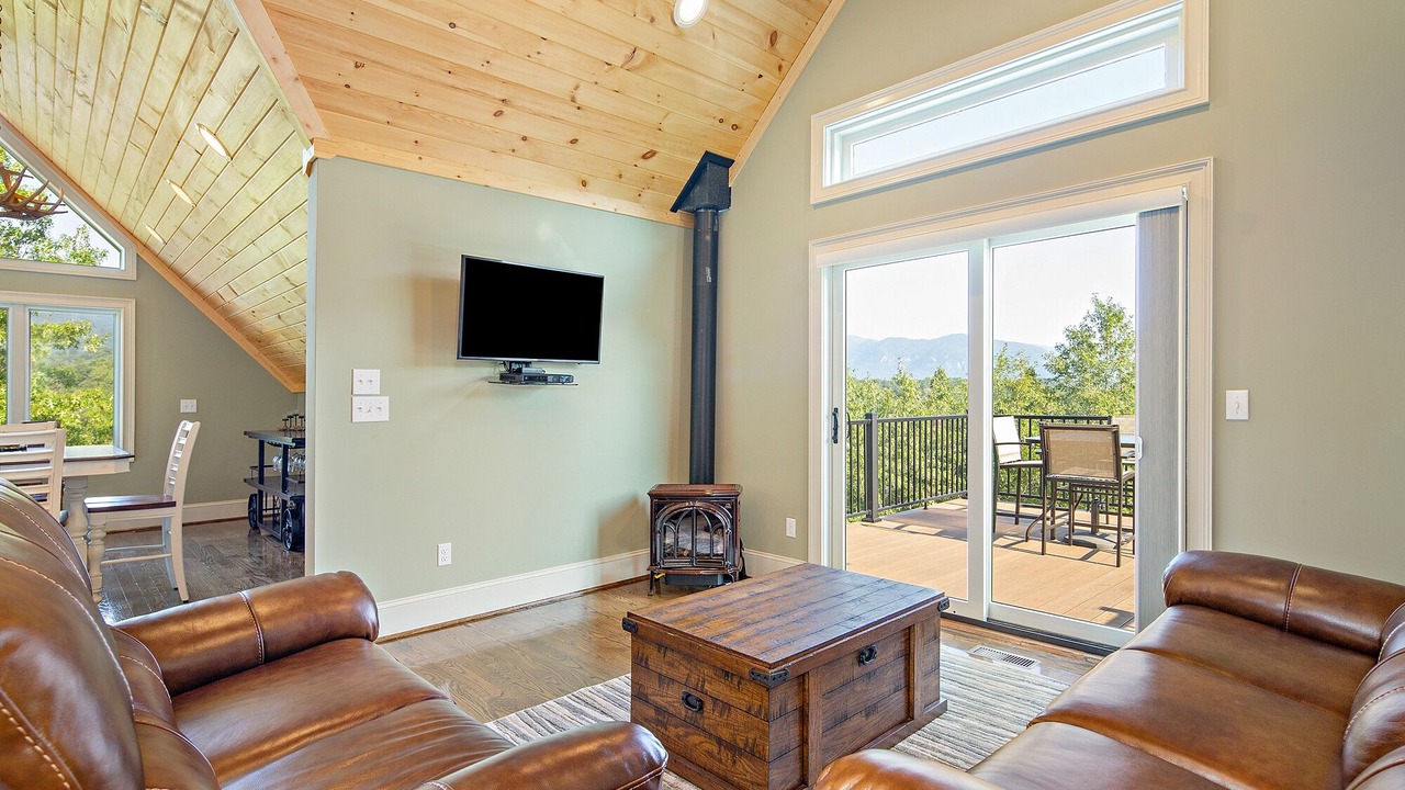 Photo of Livingroom in Lake Lure