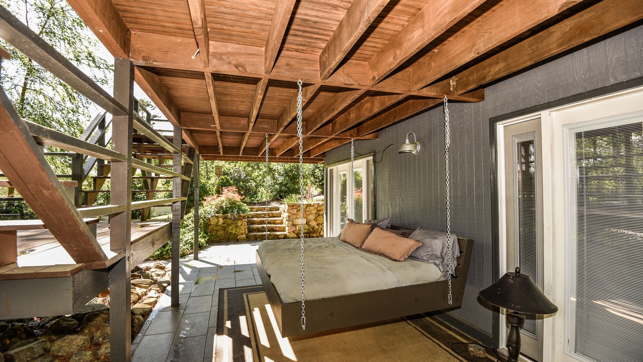 Photo of Patio Balcony in Roxboro