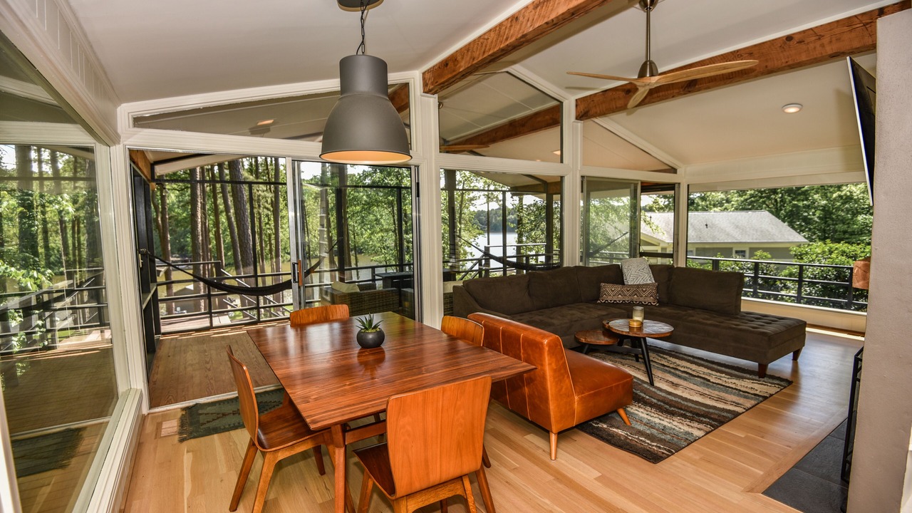 Photo of Livingroom in Roxboro