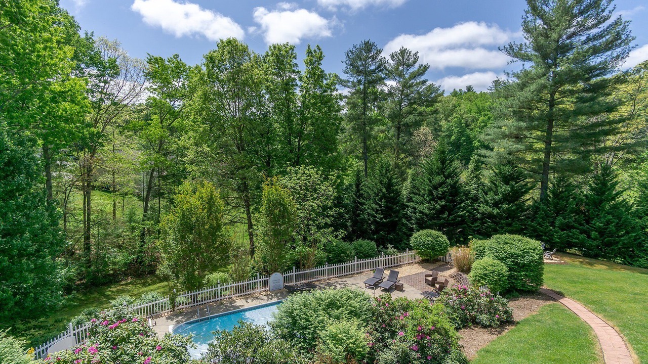 Photo of Outdoor in Weaverville