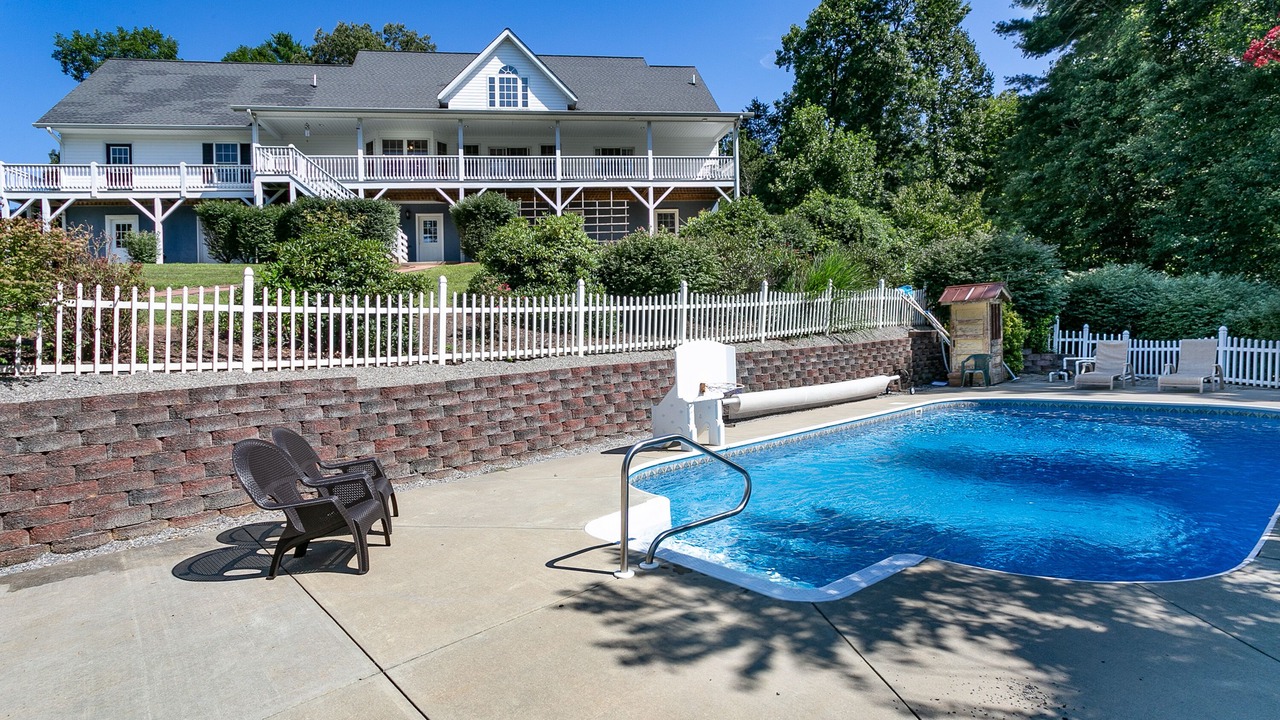 Photo of Outdoor in Weaverville