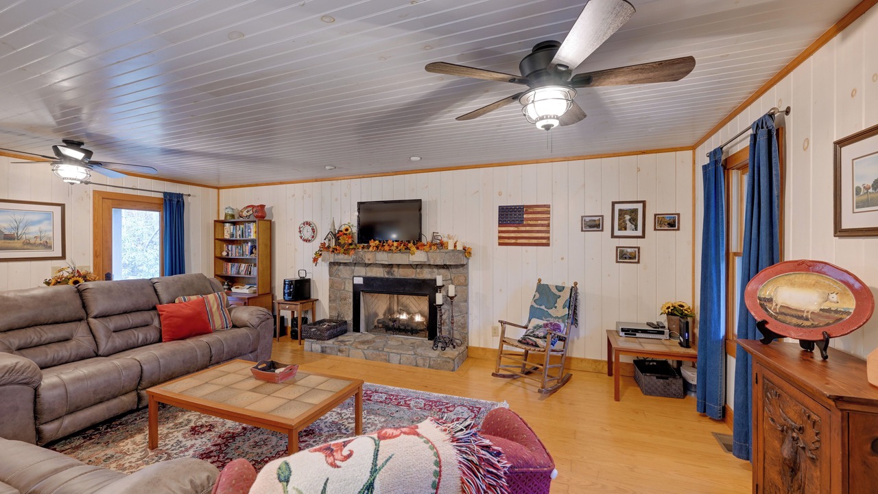 Photo of Livingroom in Sapphire