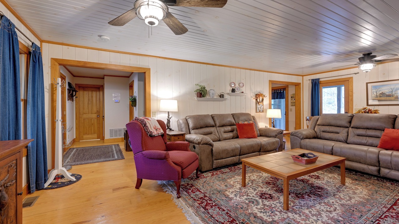 Photo of Livingroom in Sapphire