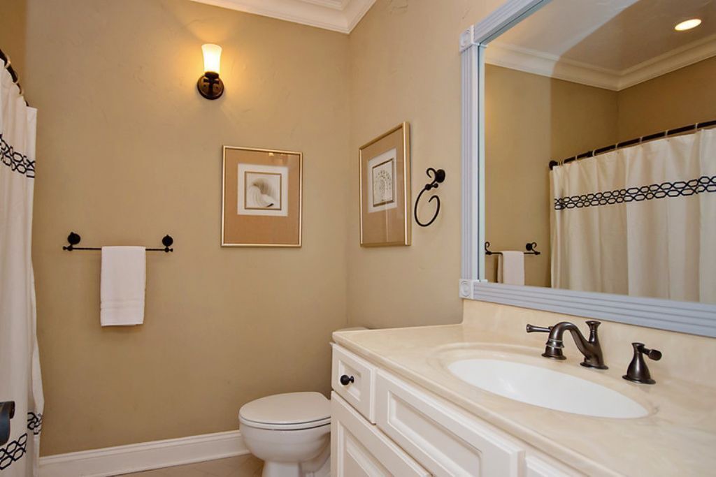 Photo of Bathroom in Rodanthe