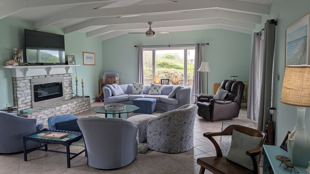 Photo of Bedroom in Pine Knoll Shores
