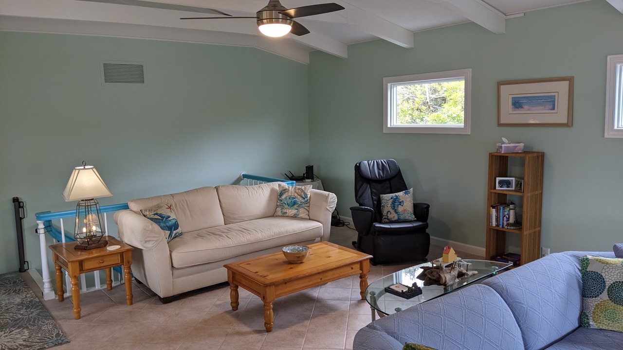 Photo of Livingroom in Pine Knoll Shores