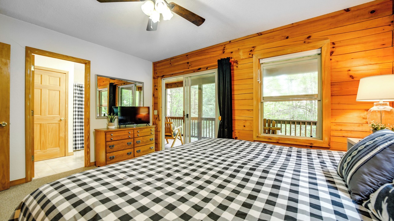 Photo of Bedroom in Waynesville