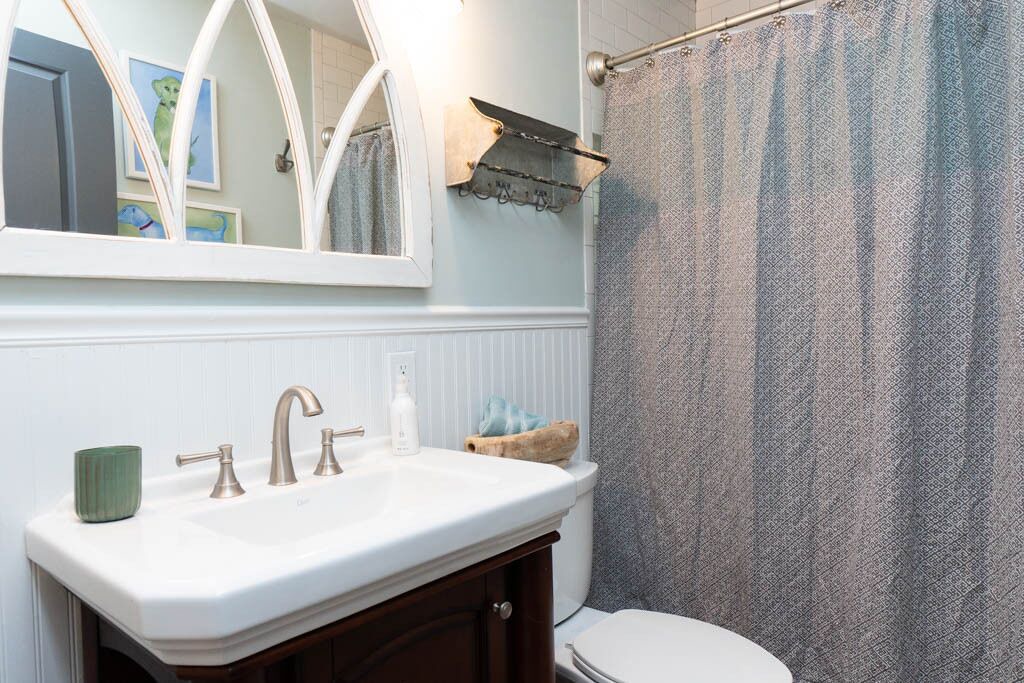 Photo of Bathroom in Old Irving Park