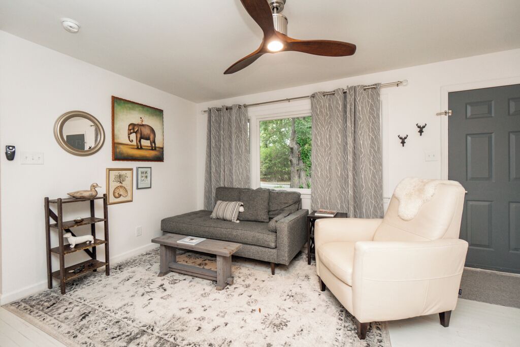 Photo of Livingroom in Old Irving Park