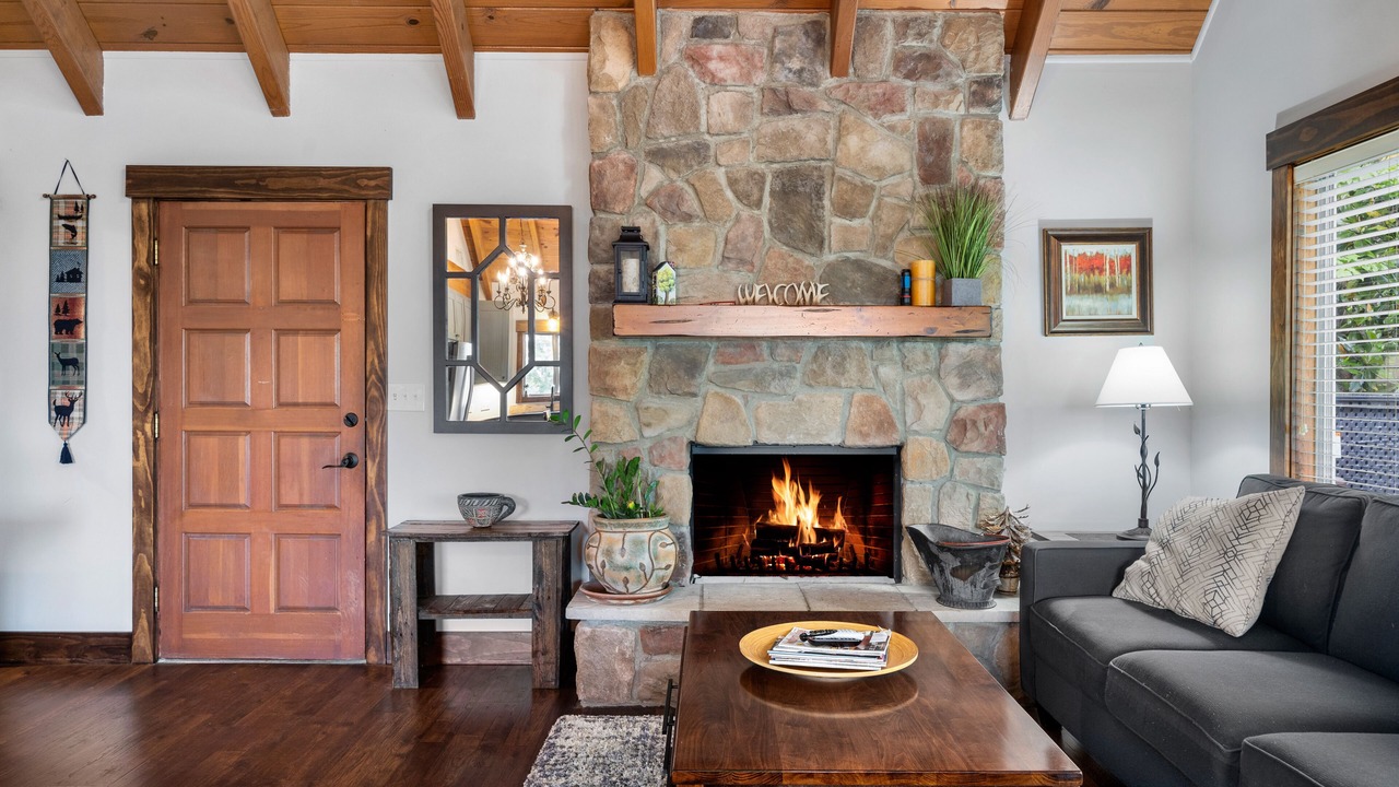 Photo of Livingroom in Lake Lure