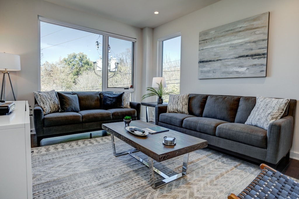 Photo of Livingroom in Historic Montford