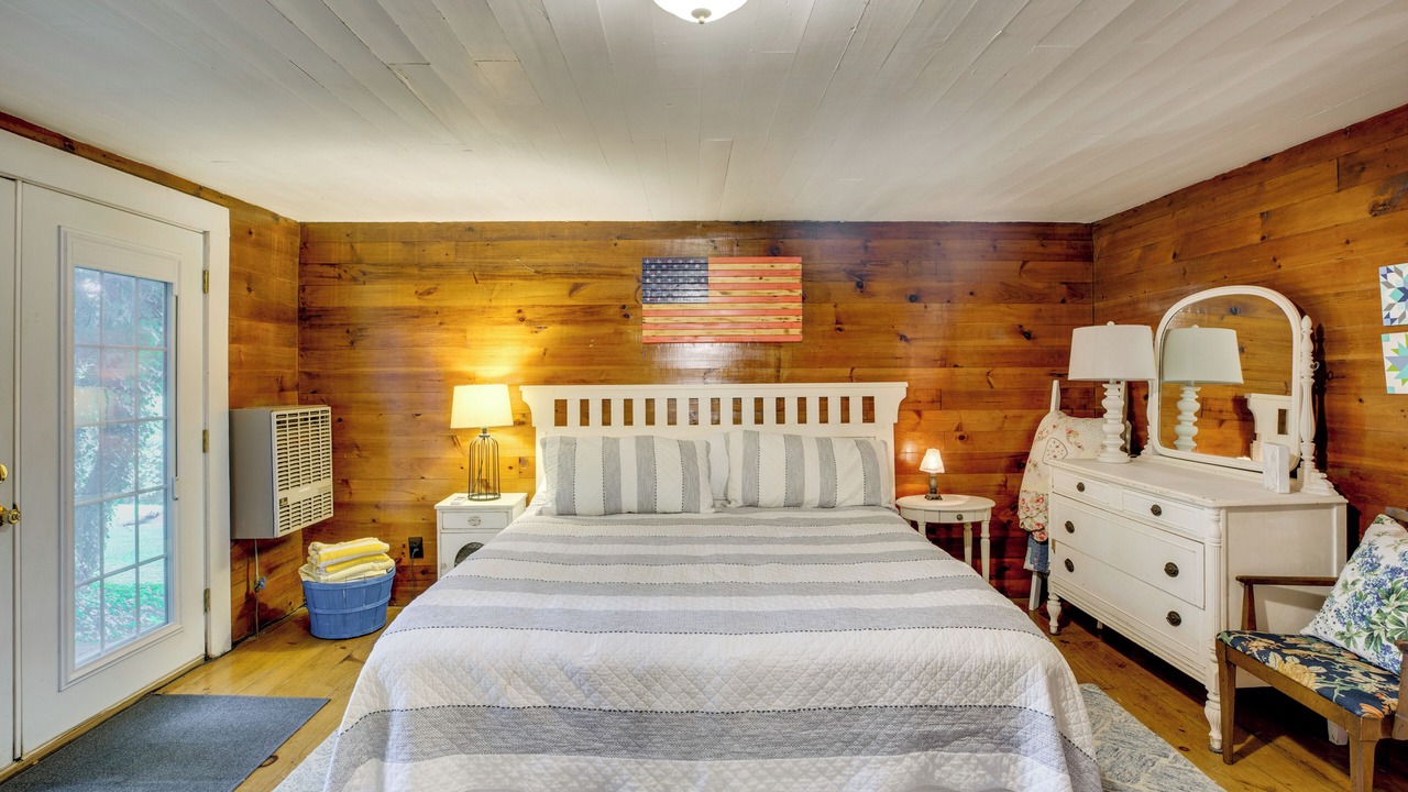 Photo of Bedroom in West Jefferson