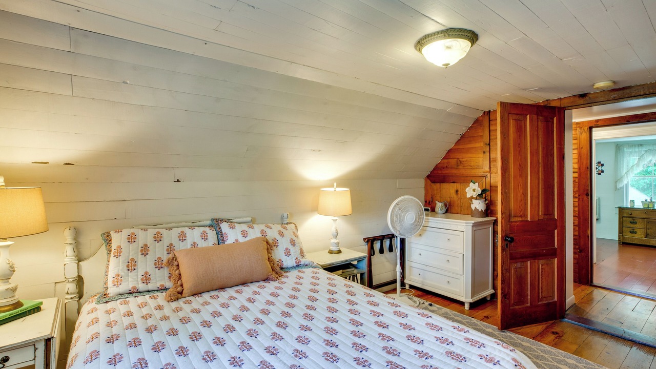 Photo of Bedroom in West Jefferson