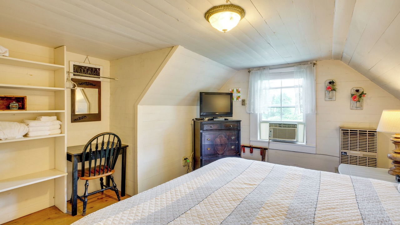 Photo of Bedroom in West Jefferson
