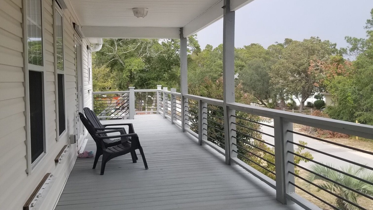 Photo of Patio Balcony in Tranquil Harbour