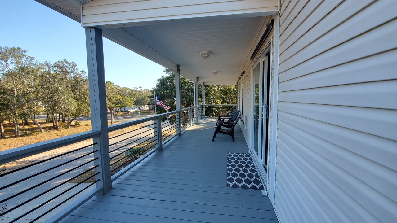 Photo of Patio Balcony in Tranquil Harbour